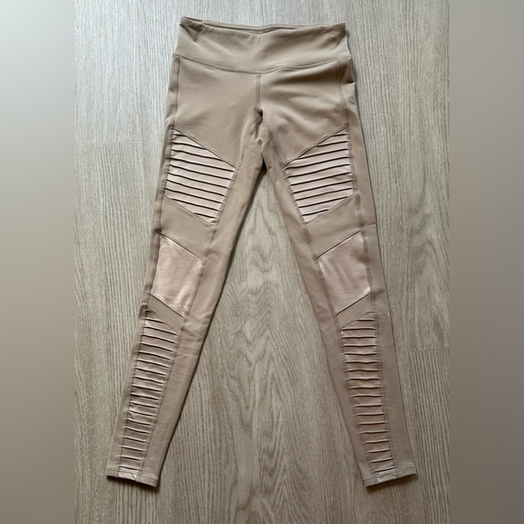 Alo Moto Legging- Gravel XS - Picture 6 of 6